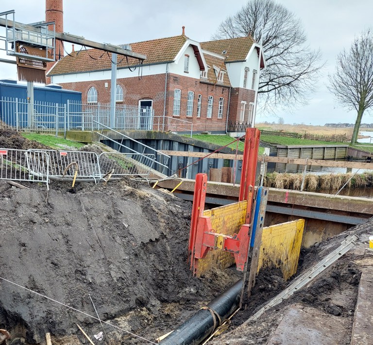 Bouw vispassage monumentale stoomgemaal Veenpolder van Echten ruim twee weken Foto Wetterskip Fryslan Bouw vispassage monumentale stoomgemaal Veenpolder van Echten ruim twee weken Foto Wetterskip Fryslan.jpg