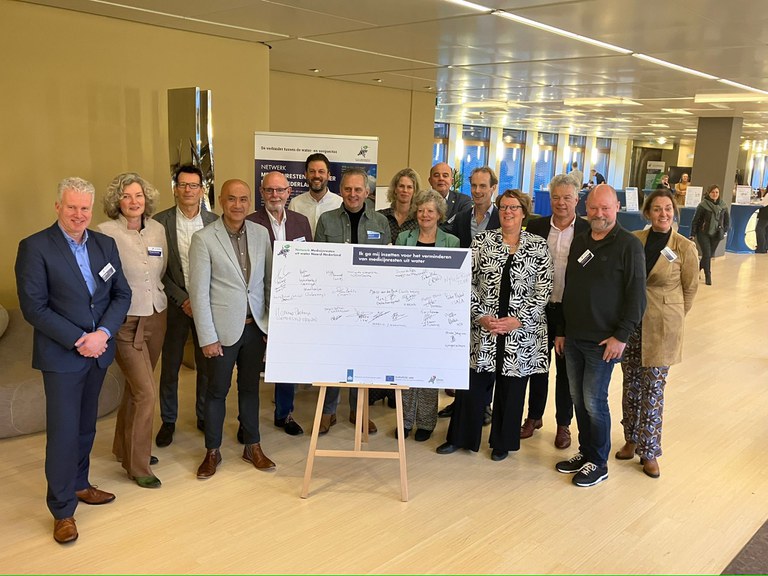 Ondertekening samenwerking Groeps medicijnresten.jpg